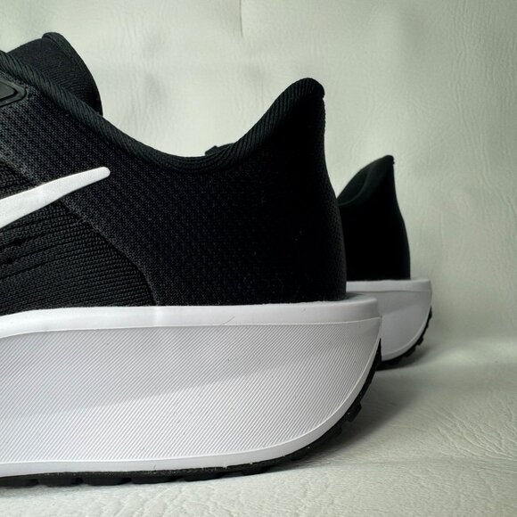 H119 - SIZE 6.5 WOMENS NIKE QUEST 6 BLACK/ WHITE FD6034 001 - Picture 9 of 10